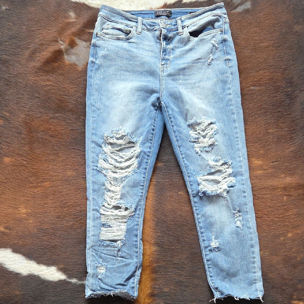 Judy Blue Light Blue Distressed Cropped Jeans